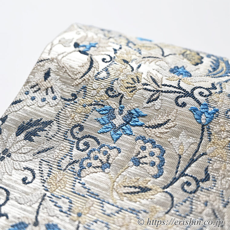 袋帯（能装襷流し文/銀彩）