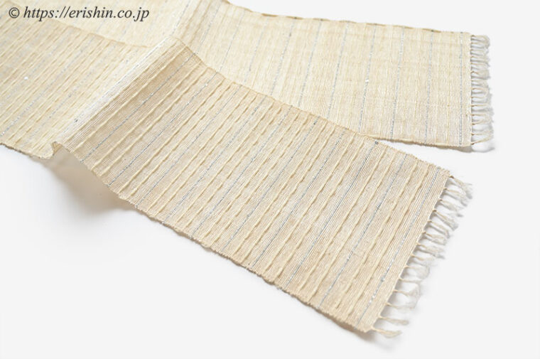 誉田屋源兵衛　半幅帯（芭蕉段織/生成色・銀の縞とスパンコール）