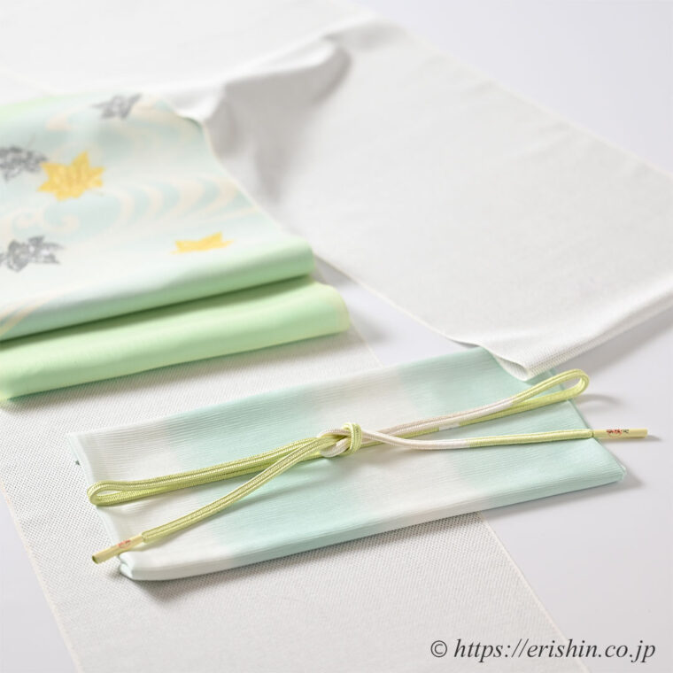 旬のお勧めコーディネート「本塩沢の蚊絣に無双の染帯（楓に観世水）で涼やかに」