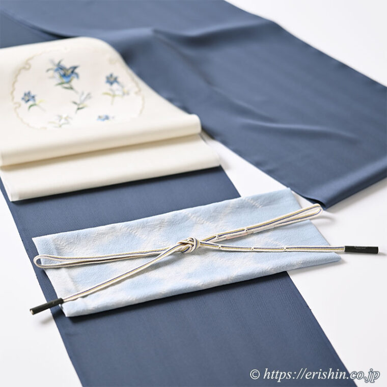 帯締め レース組（四色縞にクロス/白練×芥子×桔梗×月白色）[夏・単衣向]と 帯揚げ（斜め格子縫い〆/白×空色・横絽）[夏・単衣向]