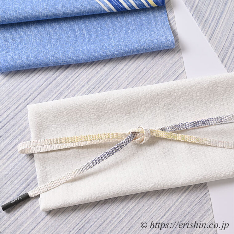 旬のお勧めコーディネート「悠々とカモメが飛ぶ空や海」夏小紋（しけ引き/絽紬地）に 大村幸太郎 染名古屋帯（かもめに波）