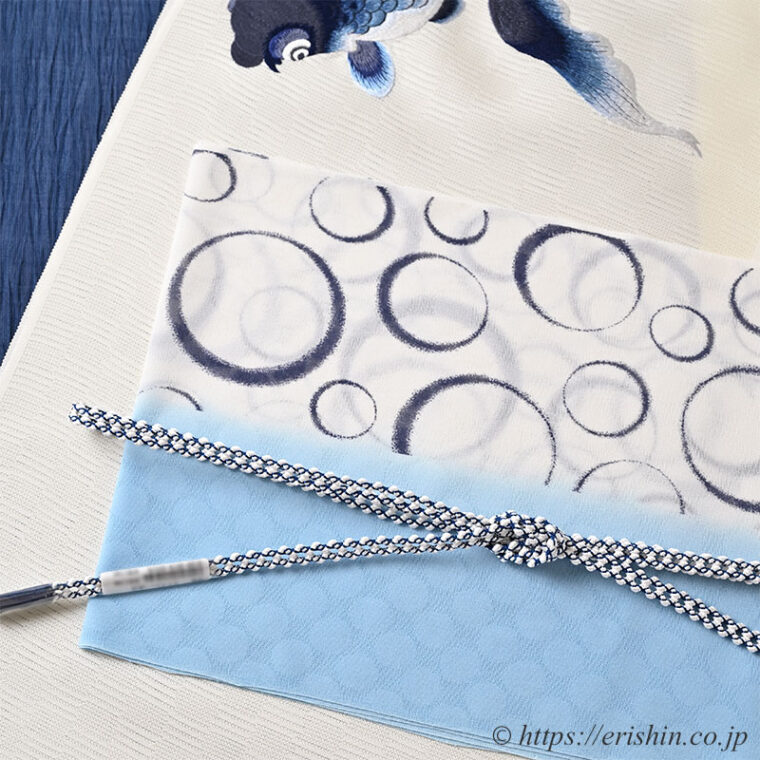 旬のお勧めコーディネート「蒼き水面に泳ぐ金魚」無地の小千谷縮に金魚の刺繍名古屋帯