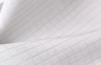 河野香奈恵　交差する綾 pale gray「着物と帯・呉服えり新」