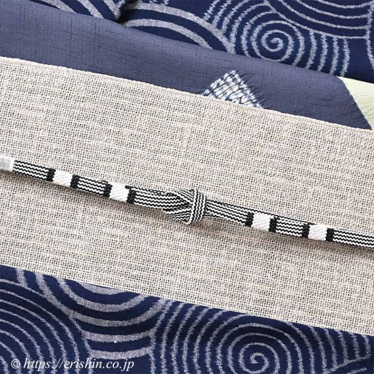 旬のお勧めコーディネート「渦巻さん参上　久留米絣に諸紙布八寸帯」