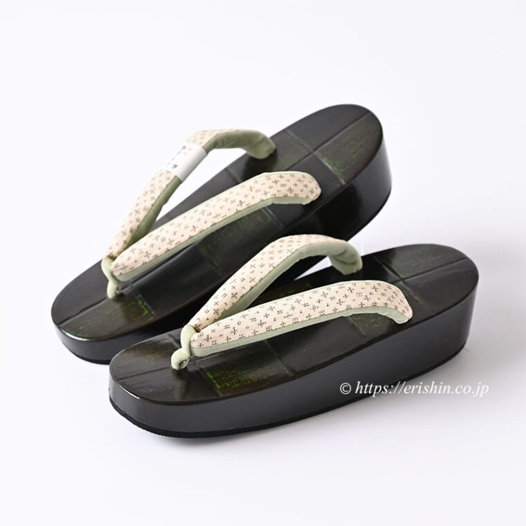桐草履（鎌倉彫＆小千谷縮花緒）「着物と帯・呉服えり新」