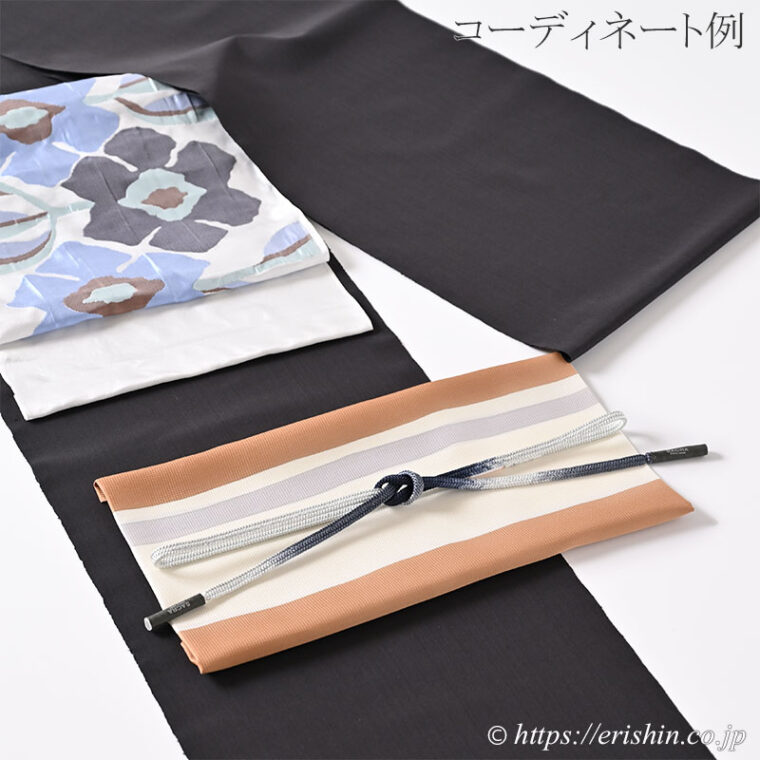 旬のお勧めコーディネート「フロリチカで優しくまろやかに」芝崎圭一 座繰紬無地に 洛風林 九寸織名古屋帯（フロリチカ）