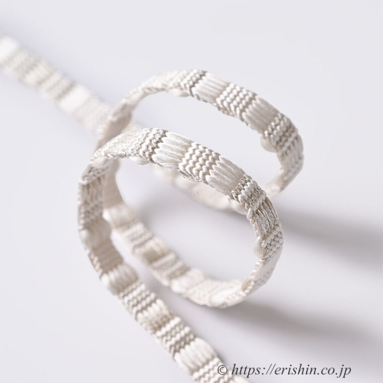 帯締め　綾竹三段鎧組（白に銀）「着物と帯・呉服えり新」