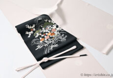 旬のお勧めコーディネート「たおやかに　灰桜色の小紋に黒の御所解きの染帯を」