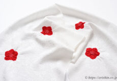 帯揚げ（絞り輪出し/白に紅梅・菊唐草地紋）