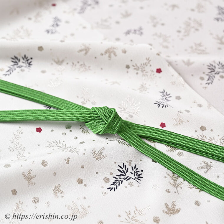 帯揚げ（松竹梅の銀散らし）に2種の帯締め「着物と帯・呉服えり新」