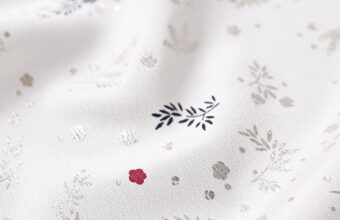 帯揚げ（松竹梅の銀散らし/白地に深蘇芳と憲法染）「着物と帯・呉服えり新」