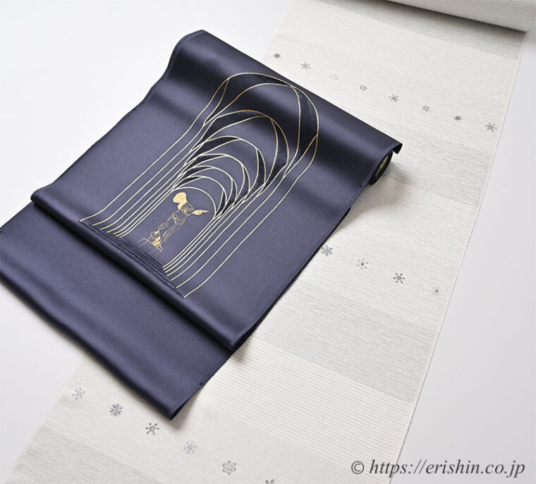 美しいキモノ2025年冬号掲載商品 染名古屋帯(聖堂/切りビロード・滅紫〔けしむらさき〕)「着物と帯・呉服えり新」