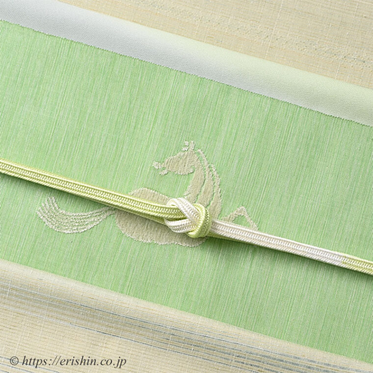 旬のお勧めコーディネート「下井紬に夢訪庵の馬の帯　-佳き年を駆け抜ける-」