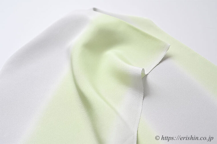 帯揚げ（斜め縞暈し/薄藤色×若菜色）