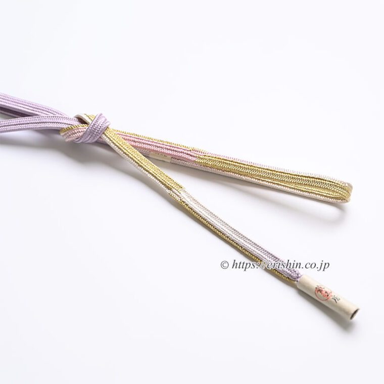 帯締め　内記台四方角組（淡紅藤色に金と白の彩り）「呉服えり新」