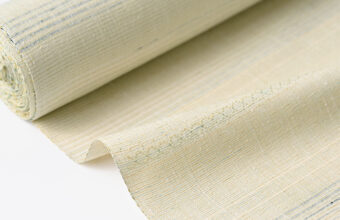 下井伸彦　下井紬/花織入朧緯縞（淡い亜麻色に深縹をアクセントに）