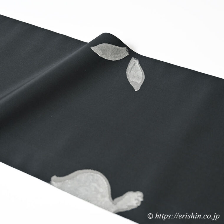 誉田屋源兵衛　九寸織名古屋帯（鳥獣戯画/兎の巻・黒緑色/誉座織）「着物と帯・呉服えり新」