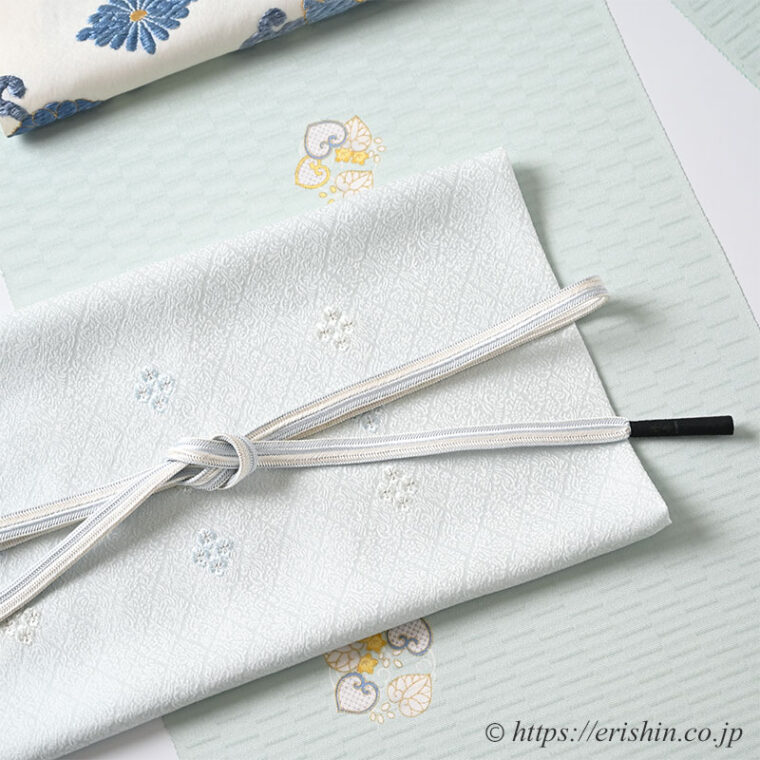 旬のお勧めコーディネート「葵尽くし　葵の丸文の小紋に菊葵文の袋帯」