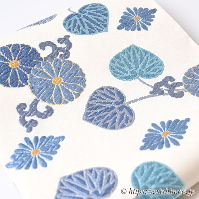 袋帯（菊葵文・唐織/白地に青藤色や青磁色）「着物と帯・呉服えり新」