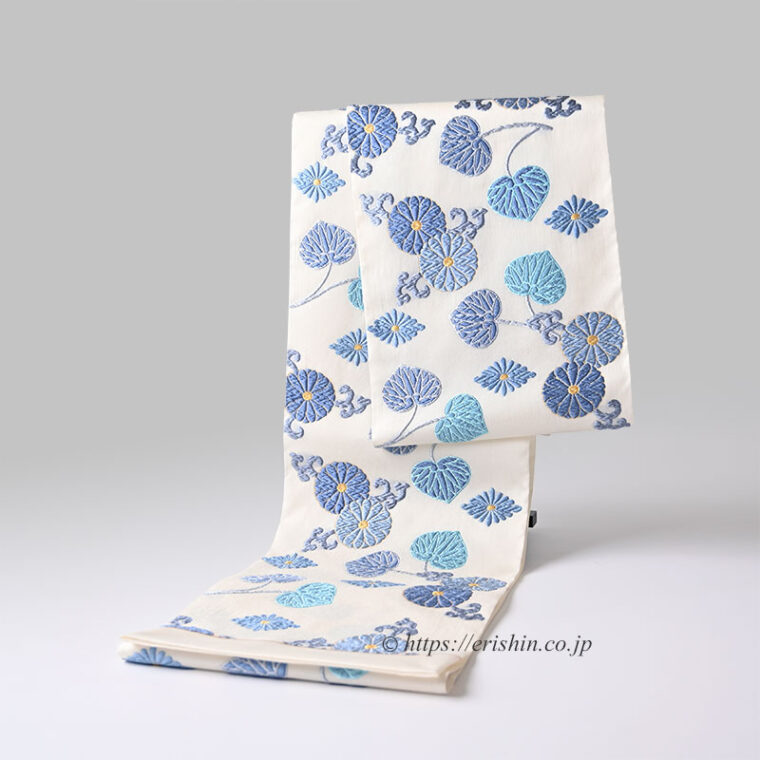 袋帯（菊葵文・唐織/白地に青藤色や青磁色）「着物と帯・呉服えり新」