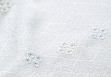 帯揚げ（小花菱刺繍文/淡い瓶覗き色）「着物と帯・呉服えり新」