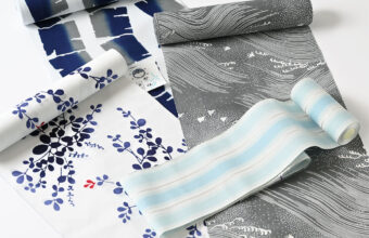 竺仙浴衣入荷。コーマ・綿絽・松煙染紅梅小紋「着物と帯・呉服えり新」