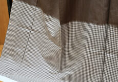 芝崎圭一　座繰紬/訪問着（栗格子熨斗目）「着物と帯・呉服えり新」